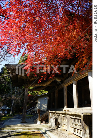 秋の黒石寺 96831610