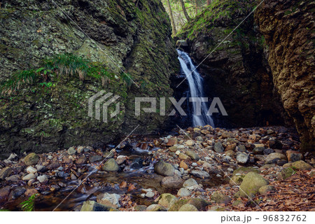 【仁科三十三ヶ所観音霊場】静音の滝【仁科二十一番・滝ノ入観音】 96832762