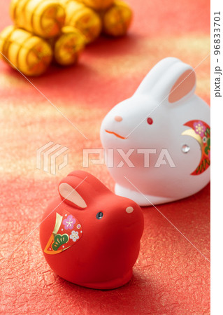 干支の置物　卯　お正月のイメージ 96833701