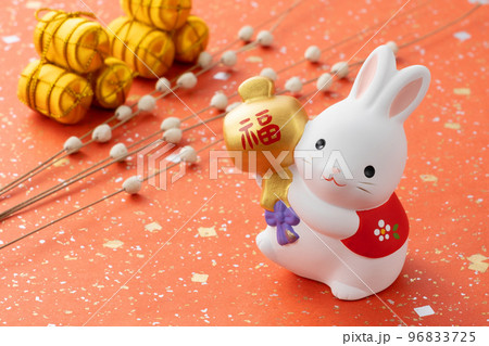 干支の置物 卯 お正月のイメージ 干支の置物 卯 お正月のイメージ 96833725