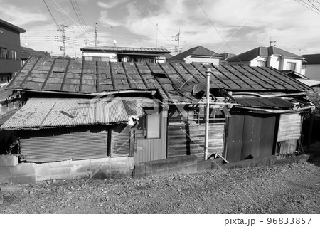 放置された住宅 96833857