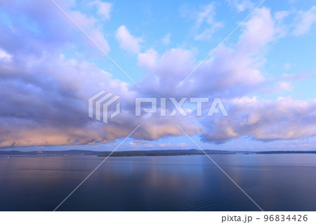 七尾湾の朝景 96834426