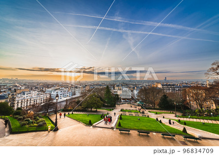 夜明けのパリ　冬景 96834709