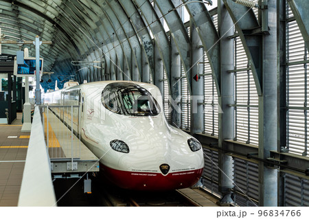 長崎駅　西九州新幹線かもめN700S系　【長崎市】 96834766