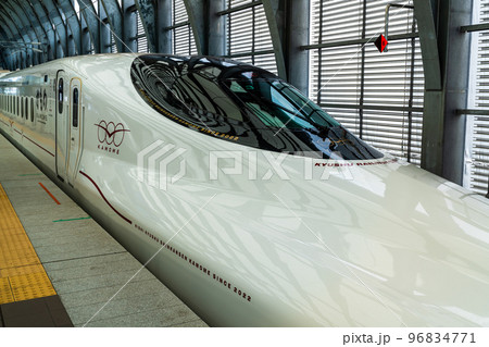 長崎駅　西九州新幹線かもめN700S系　【長崎市】 96834771