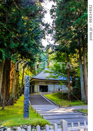 平泉中尊寺 金色堂 【岩手県西磐井郡平泉町】 平泉中尊寺 金色堂 【岩手県西磐井郡平泉町】 96834882
