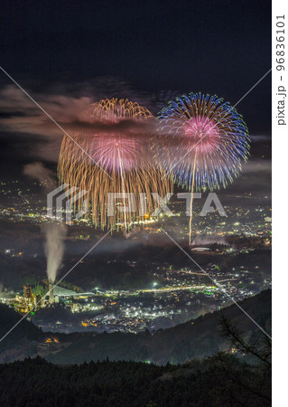 2022年秩父夜祭の花火 96836101