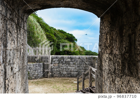 沖縄浦添ようどれ二番庭 沖縄浦添ようどれ二番庭 96837710