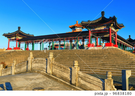 【熊本県】晴天の泗水孔子公園(祀聖亭 六角亭) 【熊本県】晴天の泗水孔子公園(祀聖亭 六角亭) 96838180