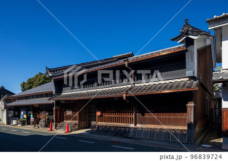 うだつの上がる町並み（岐阜県 美濃市） 96839724