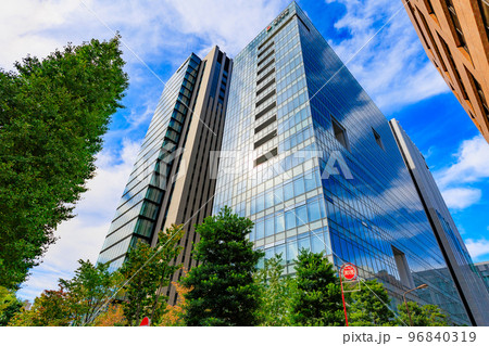 東京　千代田区神田駿河台の都市風景　日本大学理工学部 5号館 96840319