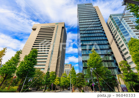 東京 千代田区神田駿河台の都市風景 三井住友海上 駿河台ビルと三井住友海上 駿河台新館 東京 千代田区神田駿河台の都市風景 三井住友海上 駿河台ビルと三井住友海上 駿河台新館 96840333