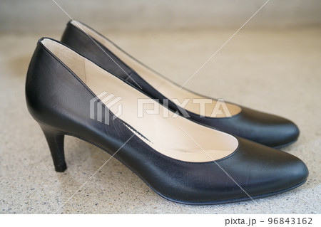 黒いピンヒールパンプス 6㎝ヒール 黒いピンヒールパンプス 6㎝ヒール 96843162