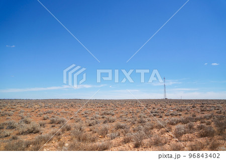 オーストラリアの荒涼とした荒野 96843402