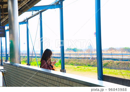 【京都府】3月・京阪本線の淀駅 96843988