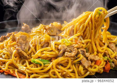 やきそば 96844052