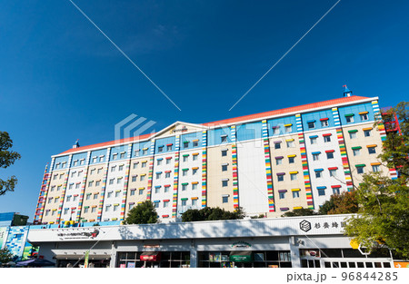 レゴランド・ジャパン・ホテル　快晴　冬の空　愛知県名古屋市 96844285