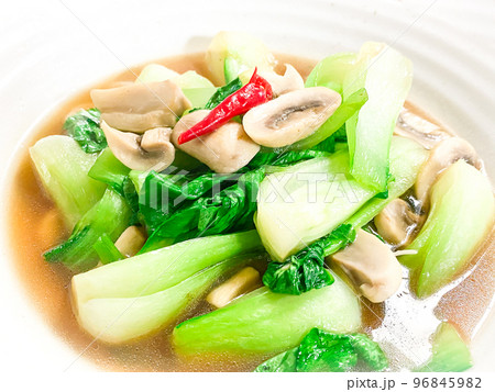 中国家庭料理・小青菜炒蘑菇（チンゲンサイとマッシュルームの中華炒め） 96845982