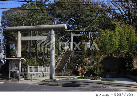 意富比神社鳥居 【千葉県船橋市意富比神社にて】 意富比神社鳥居 【千葉県船橋市意富比神社にて】 96847958