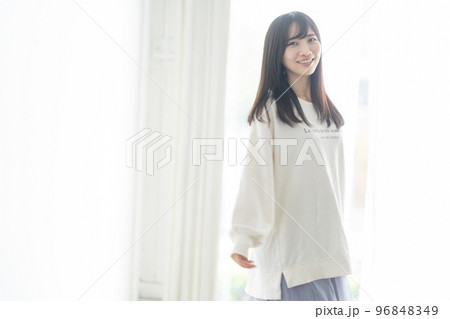 女性ポートレート 96848349