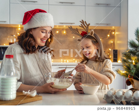 Cooking Christmas cookies 96848915