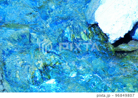 カラー 流れ 川 透明 透過 (2022年11月登録) カラー 流れ 川 透明 透過 (2022年11月登録) 96849807