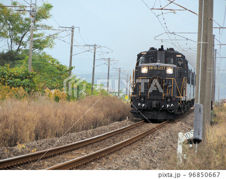 小川駅松橋駅間を北上するSL人吉百周年記念号 熊本県宇城市小川町北部田 小川駅松橋駅間を北上するSL人吉百周年記念号 熊本県宇城市小川町北部田 96850667