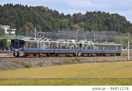 北陸本線 大聖寺ー牛ノ谷 JR西日本 521系 J15+J06編成(金沢) 北陸本線 大聖寺ー牛ノ谷 JR西日本 521系 J15+J06編成(金沢) 96851278