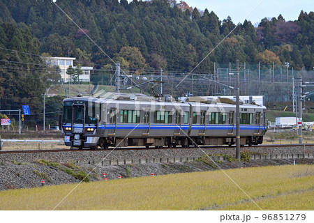 北陸本線 大聖寺ー牛ノ谷 JR西日本 521系 G14編成(金沢) 北陸本線 大聖寺ー牛ノ谷 JR西日本 521系 G14編成(金沢) 96851279