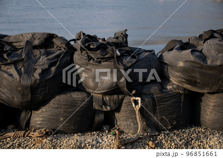 土木工事のフレコン 96851661