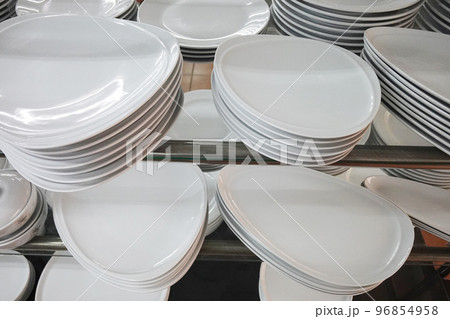 Stacked plates 96854958