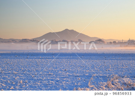 筑波山の雪景色 茨城県 筑波山の雪景色 茨城県 96856933