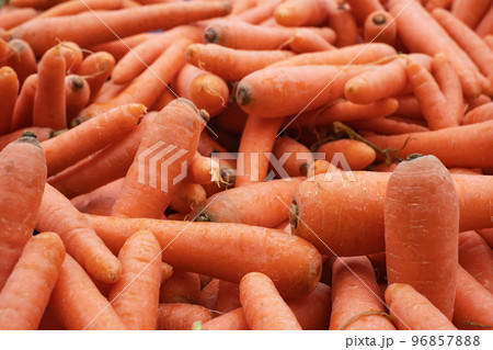 Organic carrots at a local farmers' market in Fethiye, Turkeye Organic carrots at a local farmers' market in Fethiye, Turkeye 96857888