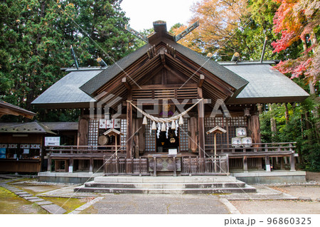 伊達政宗と片倉景綱を合祀する白石城二の丸跡に建つ神明社 伊達政宗と片倉景綱を合祀する白石城二の丸跡に建つ神明社 96860325