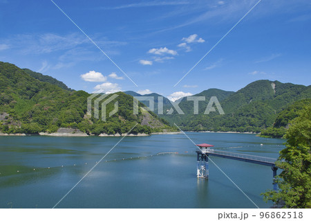 【神奈川県】夏の丹沢湖 96862518