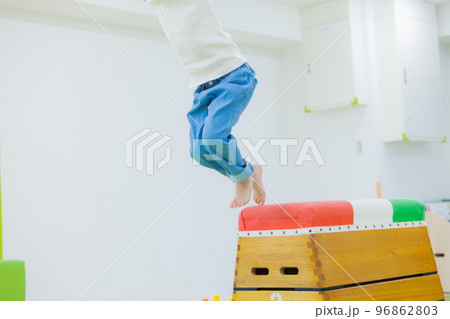 保育　運動　習い事　幼児　 96862803