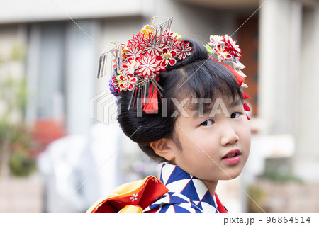 日本髪の似合う7歳の女の子 七五三詣の写真素材 [96864514] - PIXTA