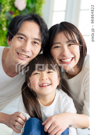 笑顔の親子 フォトスタジオ 写真館 笑顔の親子 フォトスタジオ 写真館 96864822