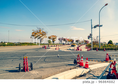 幹線道路の車線を増やす工事 国道17号上武道路蓮沼交差点 2022.11 a-5 暖色加味 幹線道路の車線を増やす工事 国道17号上武道路蓮沼交差点 2022.11 a-5 暖色加味 96864882