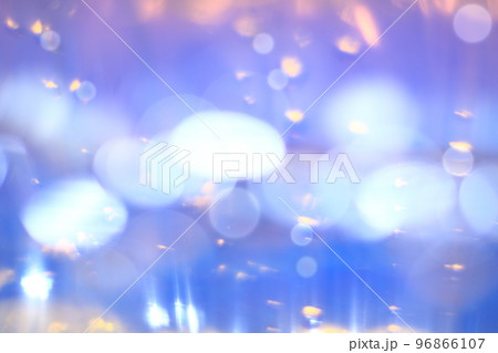 青色系背景 幻想的でファンタジーな光・玉ボケ・丸ボケ 青色系背景 幻想的でファンタジーな光・玉ボケ・丸ボケ 96866107