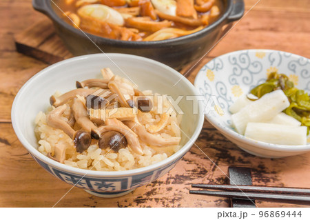 キノコの炊込み御飯 96869444