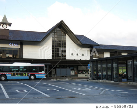 朝のJR鎌倉駅（東口） 96869702