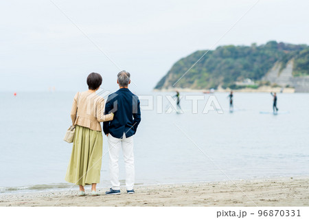 シニアカップル　旅行　セカンドライフ 96870331