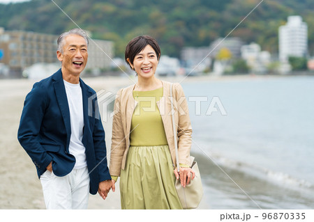 シニアカップル 旅行 セカンドライフ シニアカップル 旅行 セカンドライフ 96870335