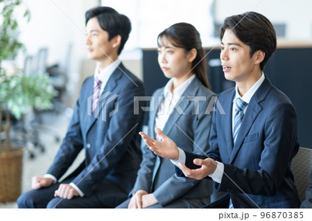 面接 就職活動 大学生 面接 就職活動 大学生 96870385