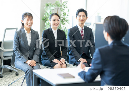 面接 就職活動 大学生 面接 就職活動 大学生 96870405