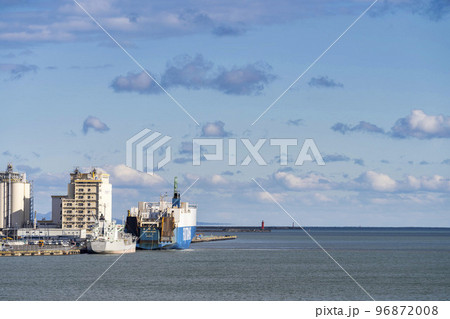 スリーエム 仙台港パークからみた冬の仙台港の風景　宮城県仙台市 96872008