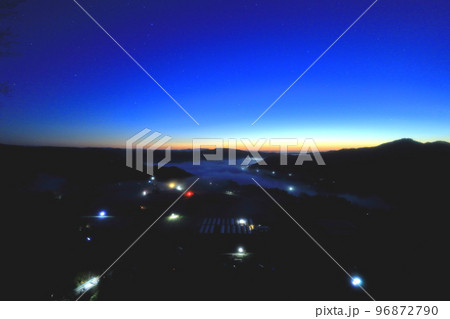 鎌倉山展望台からの夜明け前の絶景/栃木県茂木町 鎌倉山展望台からの夜明け前の絶景/栃木県茂木町 96872790