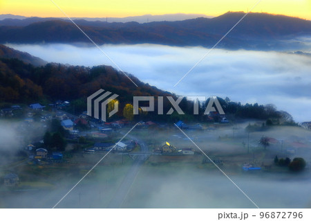 鎌倉山展望台からの夜明け前の絶景／栃木県茂木町 96872796