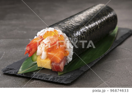 海鮮巻 恵方巻 海鮮巻 恵方巻 96874633